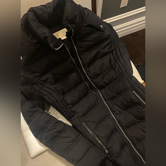 MICHAEL KORS Winter Coat. - Picture 2 of 5